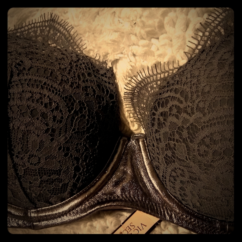 VICTORIA SECRET 36B BRA